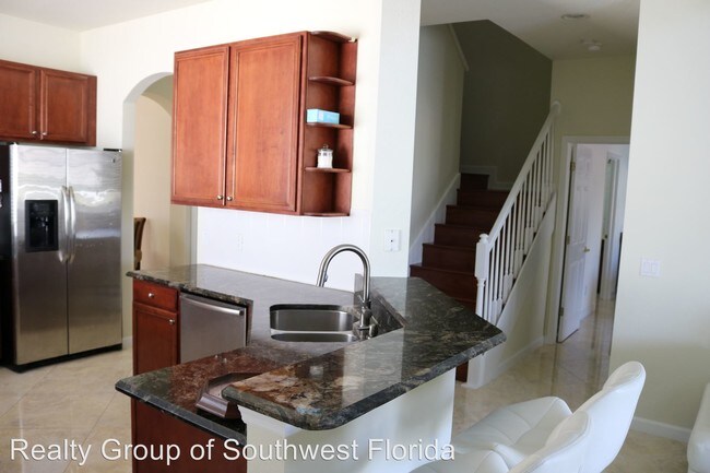 Building Photo - 4 br, 2.5 bath House - 7916 Summer Lake Court