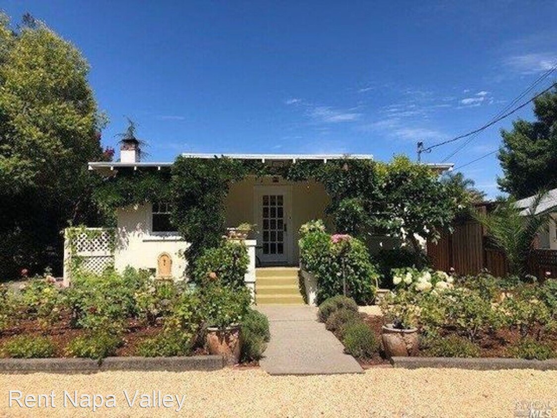 Primary Photo - 1628 Hillview Pl