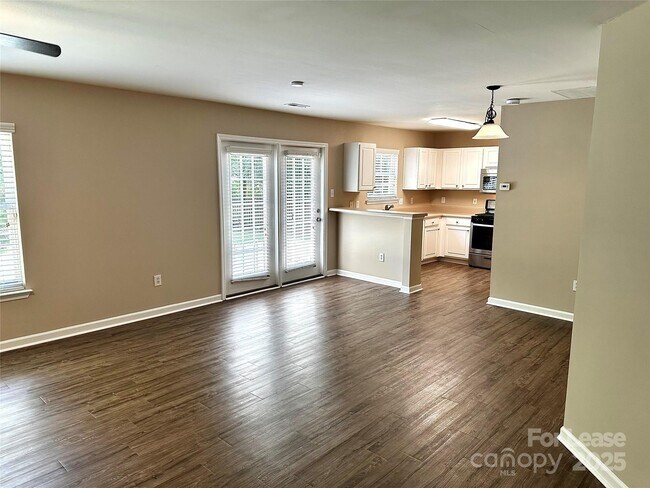 Foto del edificio - 8708 Laurel Run Dr