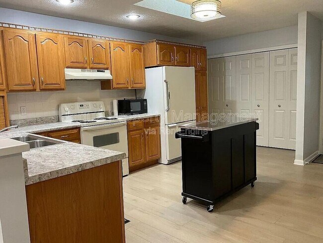 Foto del edificio - 239 Lovell St