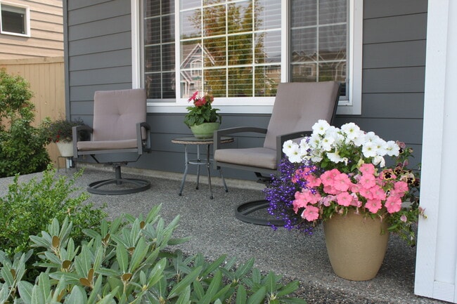 Building Photo - 341 Holland Ave