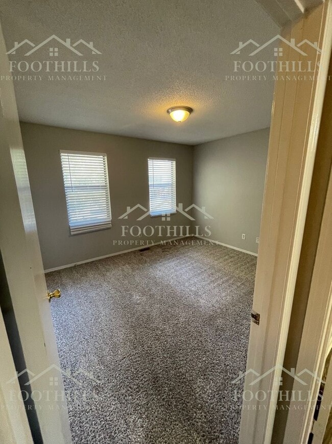 Building Photo - 104 Woodland Dr