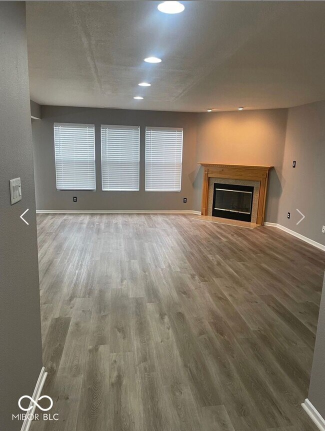 Foto del edificio - 8325 Burket Way
