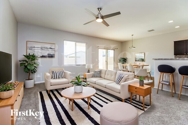 Building Photo - 38137 La Paz St