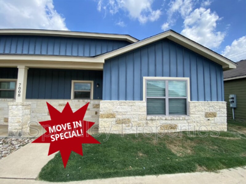 Foto principal - 7008 Cameron Park Rd