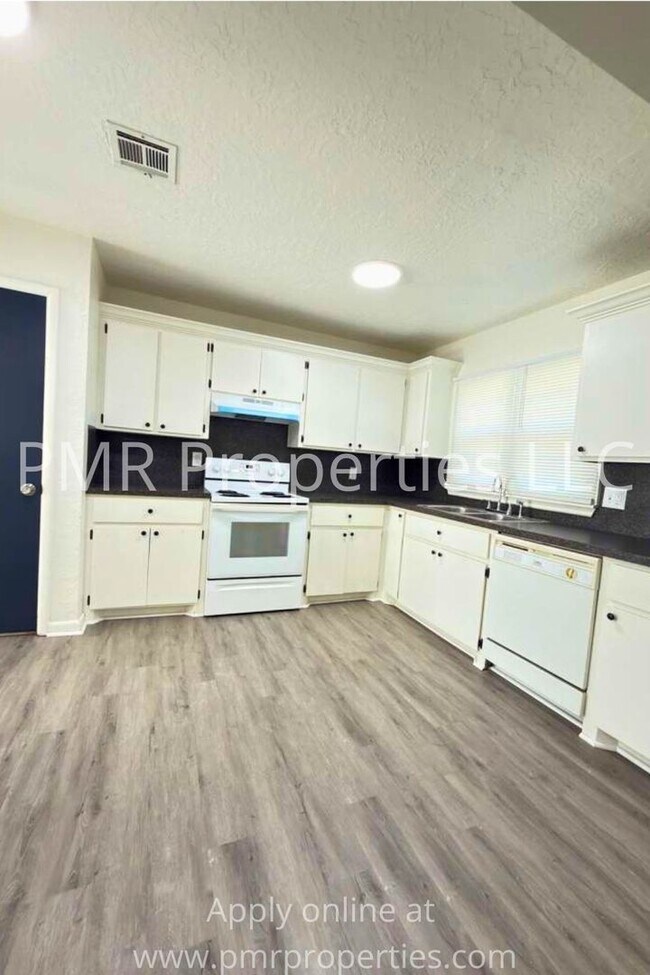 Foto del edificio - 3 Bedrooms / 1.5 Bathrooms House