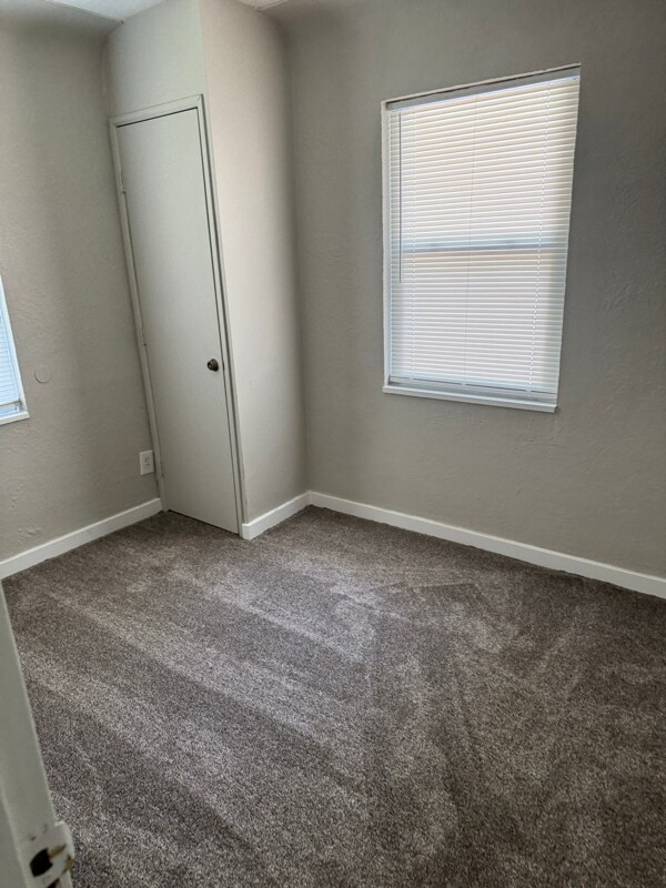 Foto del edificio - 1970 Parkhill Dr