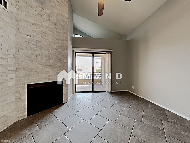 Foto del edificio - 10301 N 70th St
