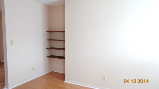 Building Photo - 713 Cedar Dr