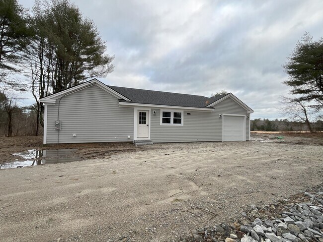 Building Photo - 24 Elmwood Rd