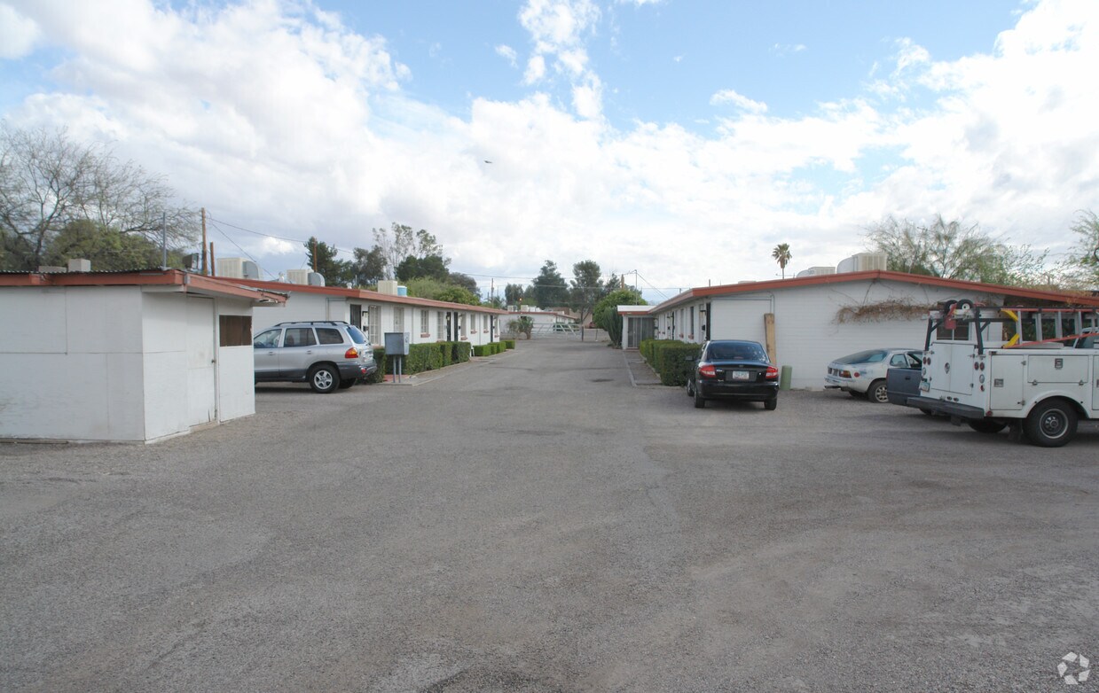 Foto principal - 4240-4246 E Pima St