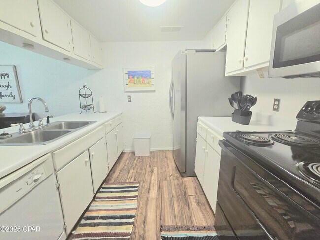 Foto del edificio - 6903 N Lagoon Dr