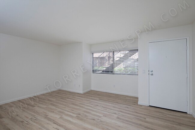 Building Photo - Beautiful 1 BR in the Heart of North Park ...