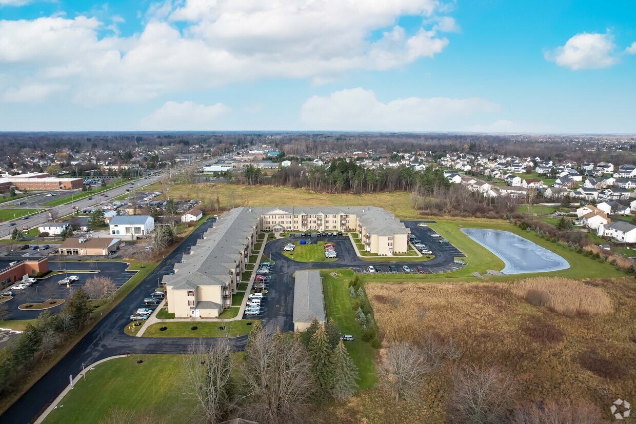 Foto principal - Transit Pointe Senior Apartments