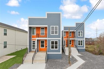 Building Photo - 9216 Edinburgh St