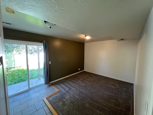 Foto del edificio - 452 Argyll Ct