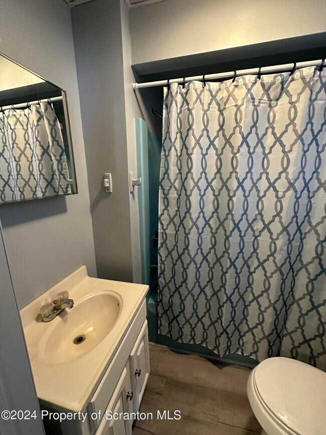 Building Photo - 318 15th Ave