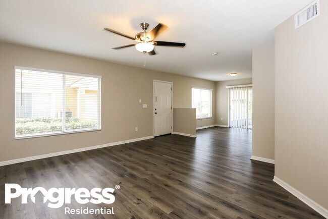 Foto del edificio - 1619 Fluorshire Dr