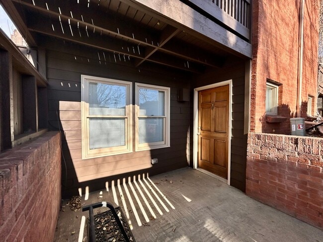 Building Photo - SHORT TERM RENTAL! 3Br/2Ba Condo in the Heart of Boulder