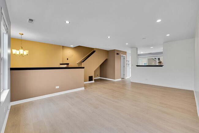Building Photo - 953 Emerald Dr
