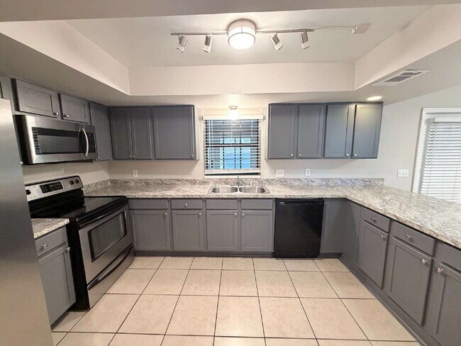 Foto del edificio - 2139 Parker Rd
