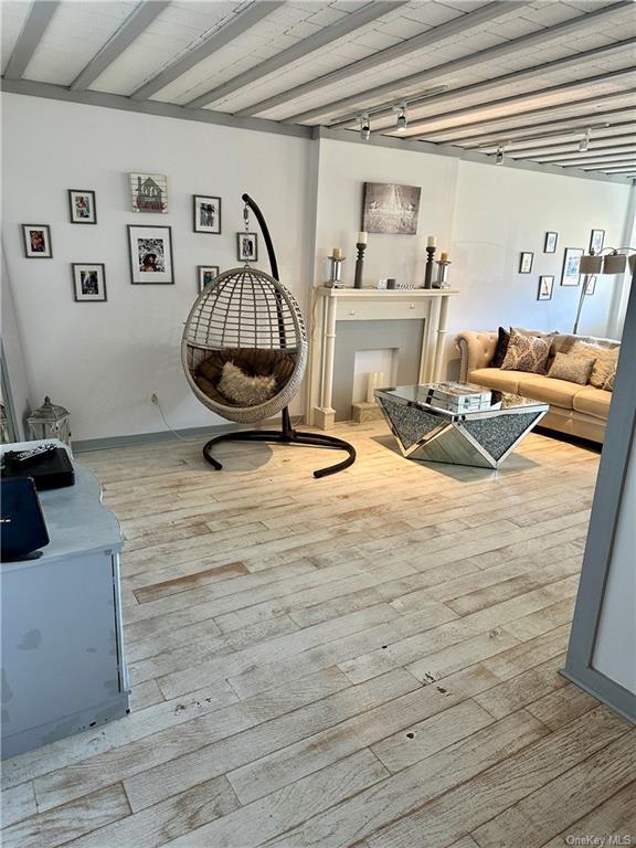 Building Photo - 103 Gedney St