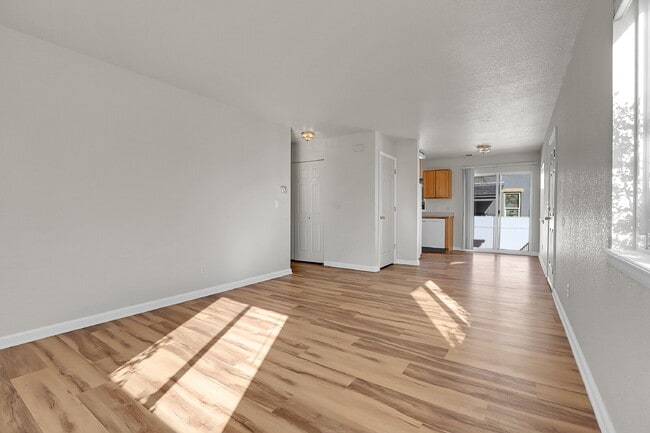 Foto del edificio - $2,350.00, 3 Bed, 2 bathroom located in De...