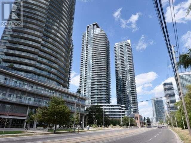 Photo du bâtiment - 2200 Lake Shore Blvd W