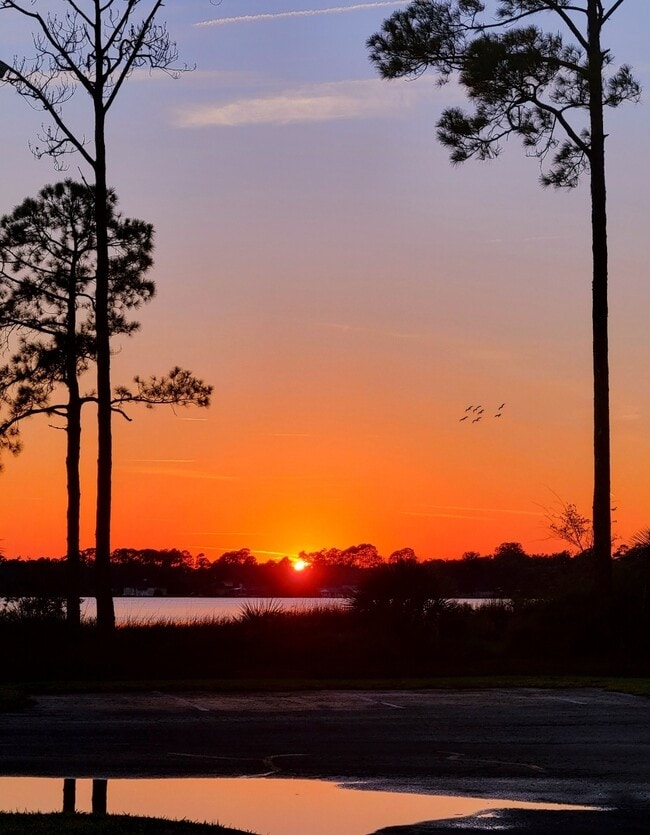 Hermosa puesta de sol - Island Pointe