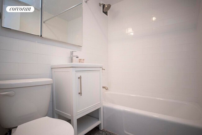 Foto del edificio - 320 W 22nd St