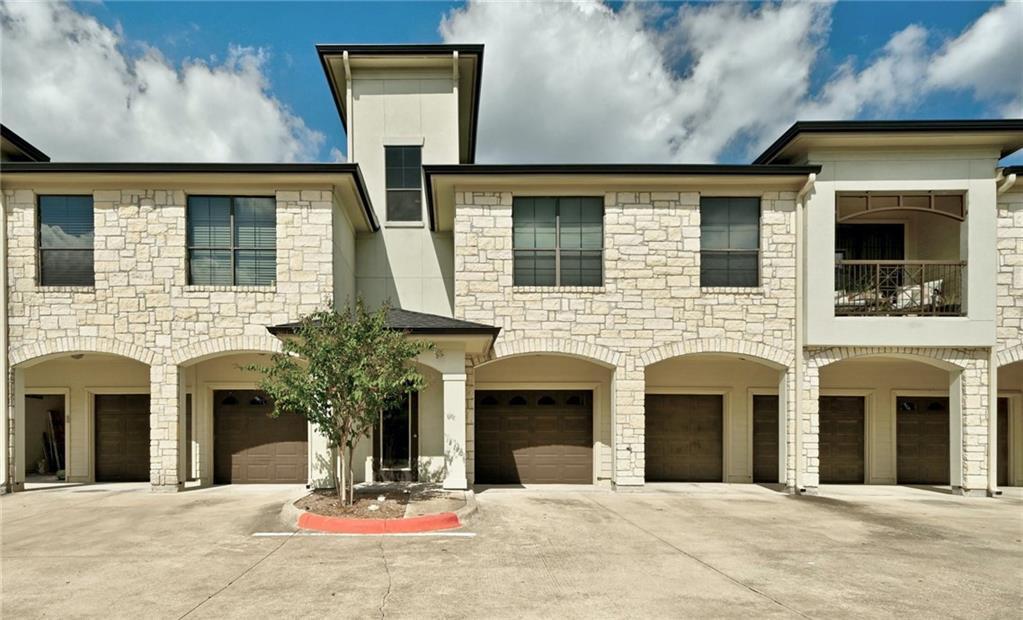 Foto principal - 7701 Rialto Blvd
