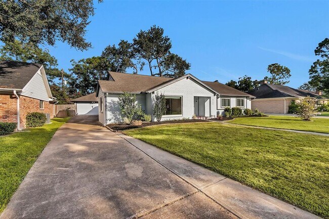 Building Photo - 9723 Moorberry Ln