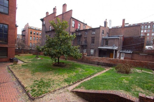 Foto del edificio - 812-814 Cathedral St