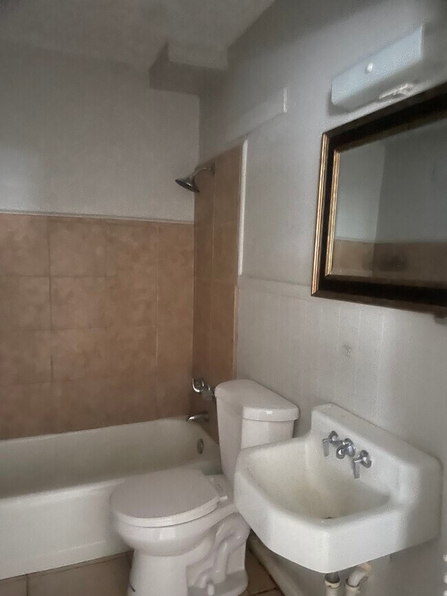 Foto del edificio - 865 Geranium St