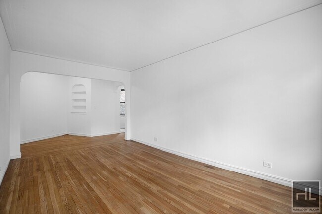 Building Photo - 62 Leroy St