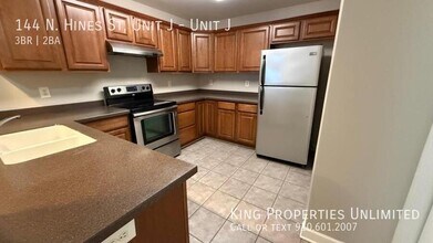 Building Photo - 144 N Hines St