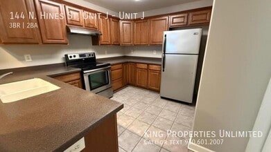 Building Photo - 144 N Hines St