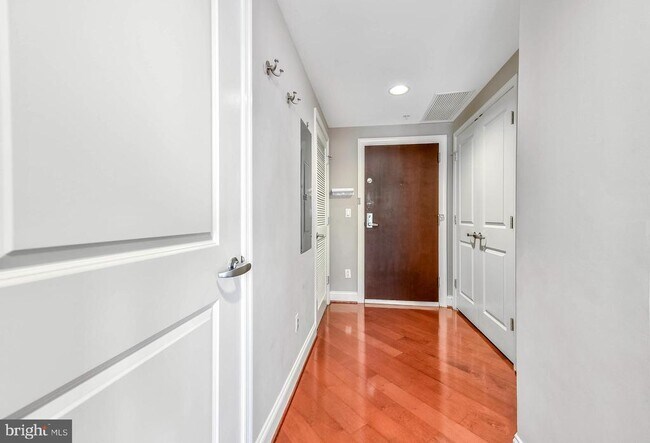 Foto del edificio - 1020 N Highland St