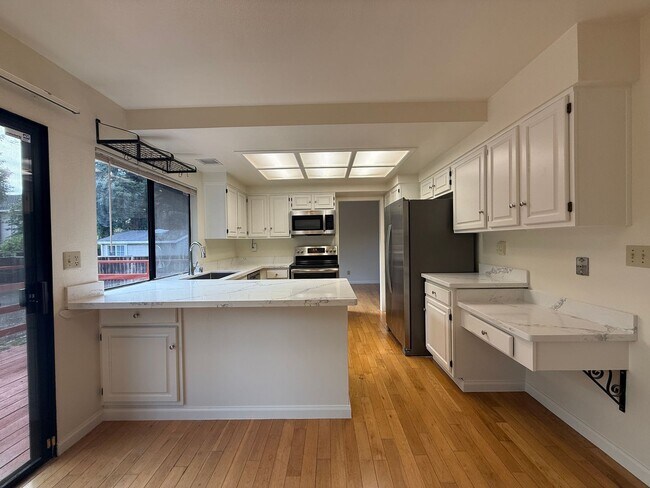 Foto del edificio - 6574 Leyland Park Dr