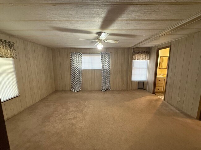 Foto del edificio - 631 Benton Pond Rd