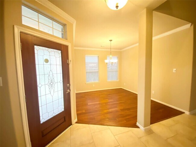Foto del edificio - 5211 Shadow Breeze Ln