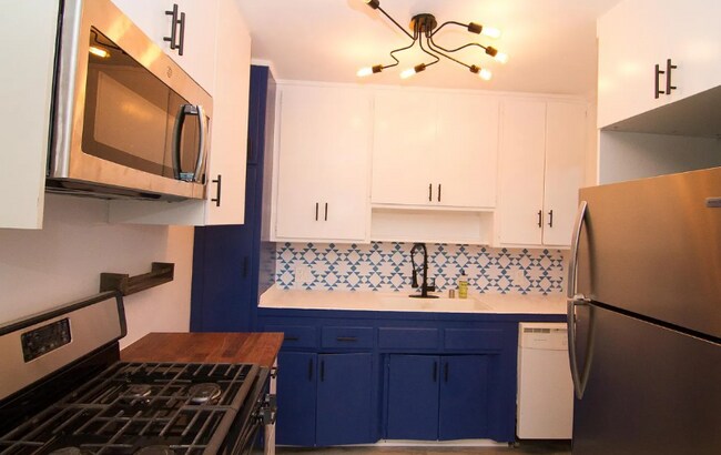 Foto del edificio - 4137 Wade St
