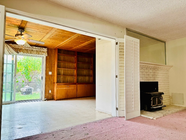 Building Photo - 5804 Santa Domingo Way