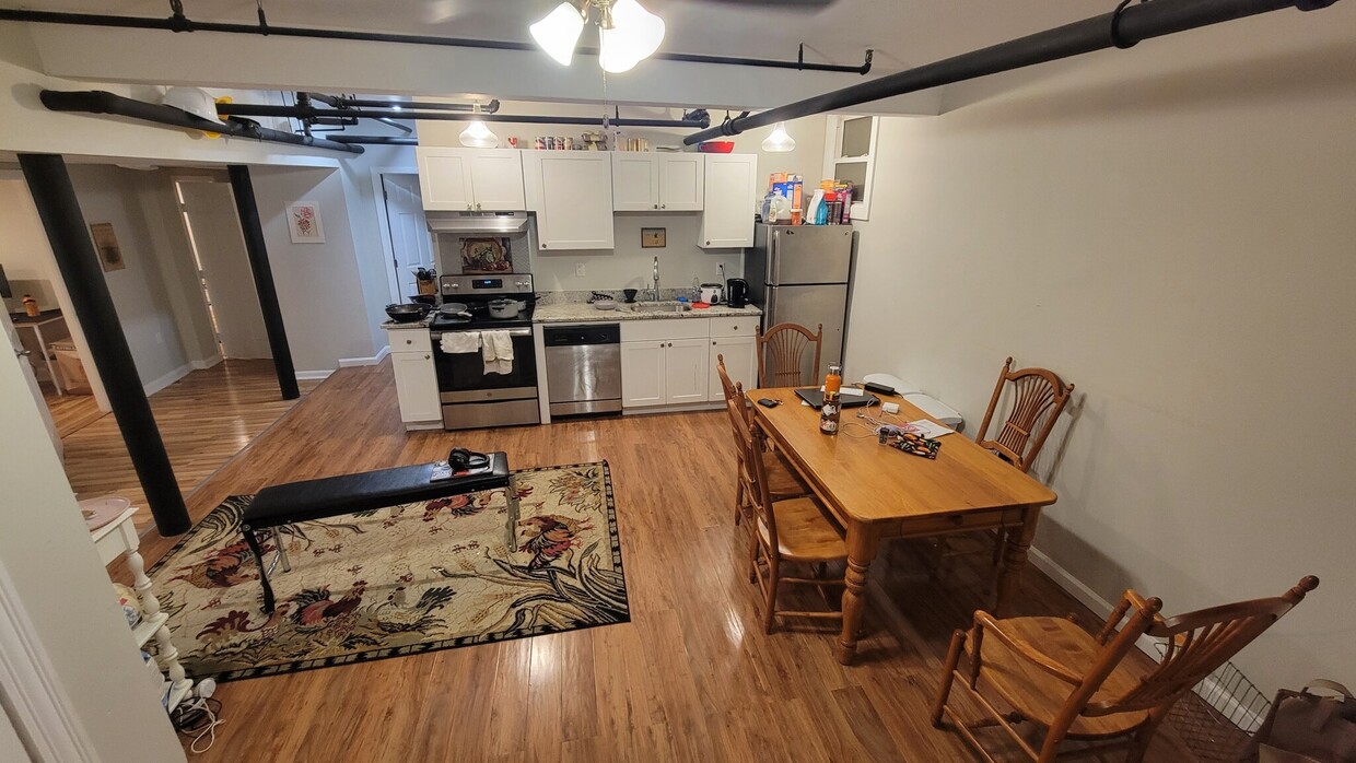 Foto principal - 165 Winthrop Rd