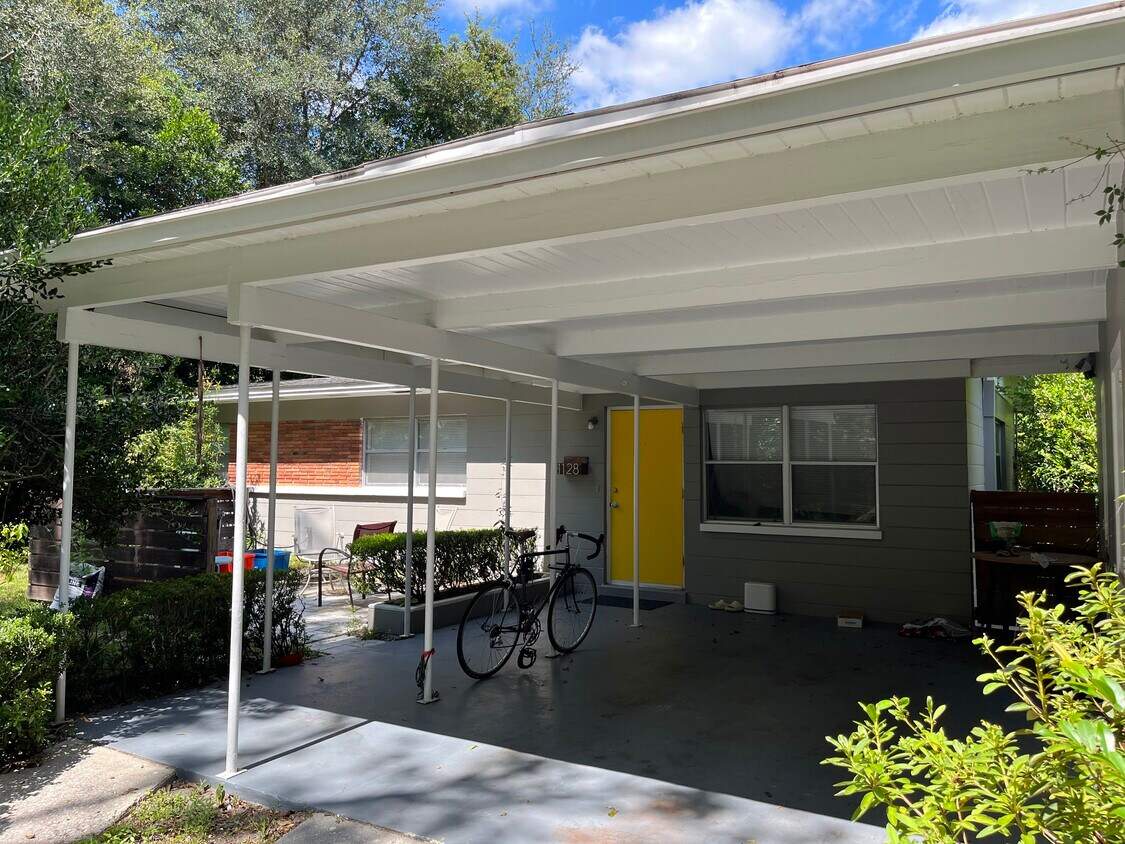 Building Photo - 1128 NE 20 Pl