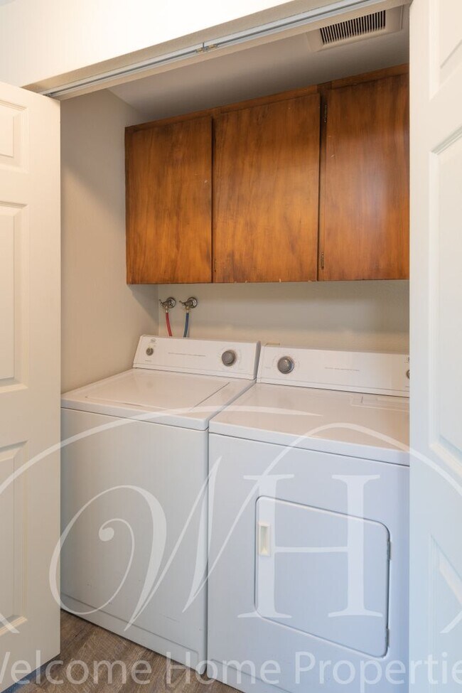 Foto del edificio - Newly Remodeled Apartment in Convenient Lo...