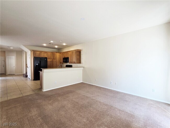 Foto del edificio - 8151 Base Camp Ave