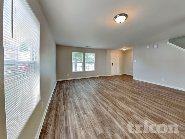 Foto del edificio - 1351 Waterlily Lane