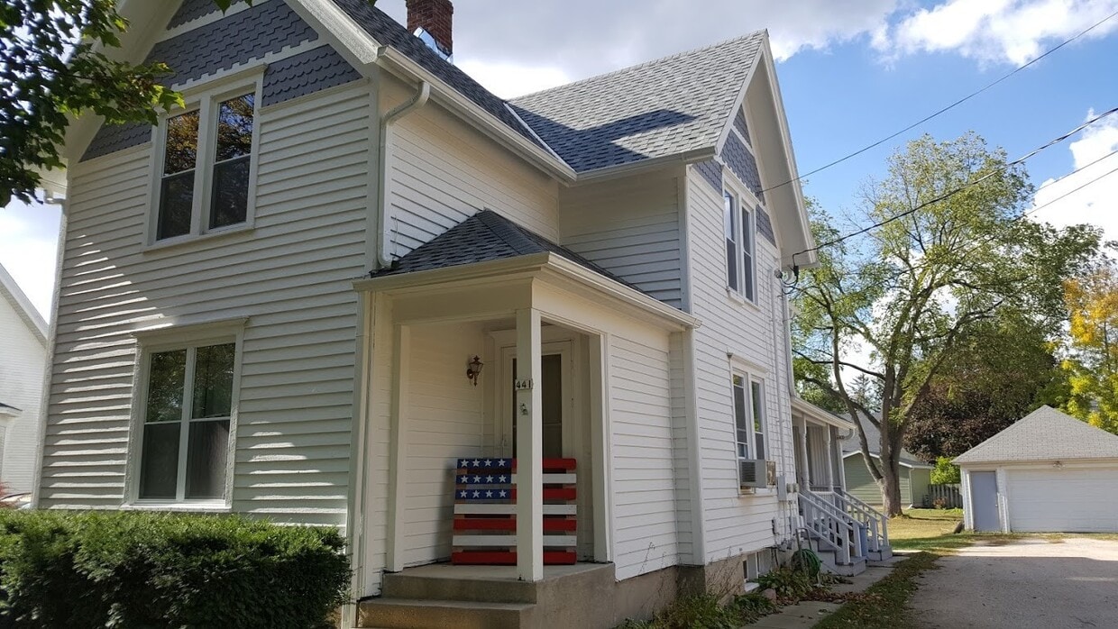 Primary Photo - Remer - 441-443 Origen Street