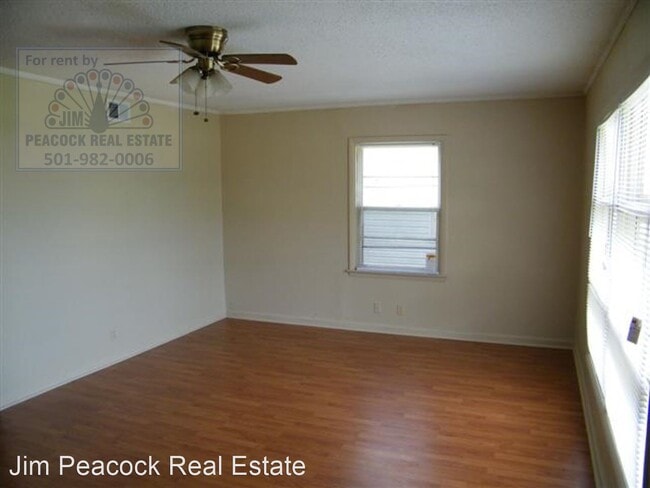 Building Photo - 3 br, 1 bath House - 213 Warren Street